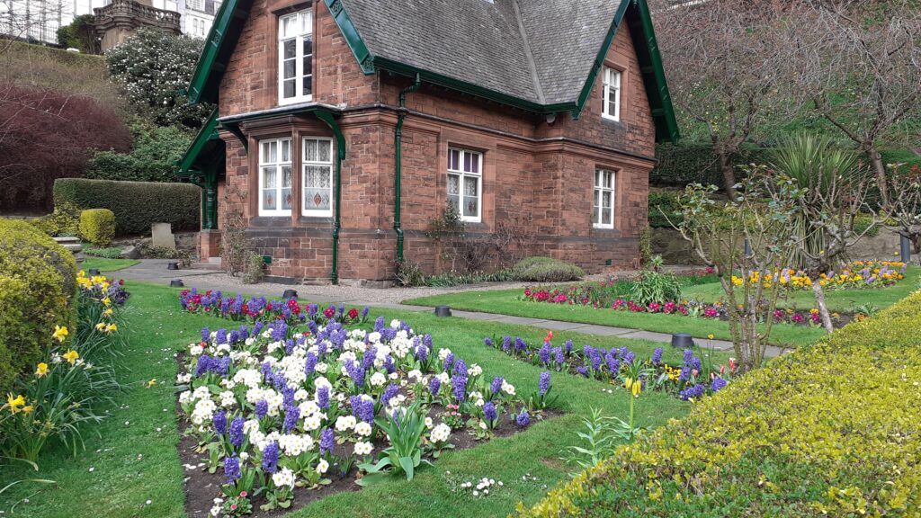 Key Factors Making the Market Difficult for Landlords edinburgh property market landlords